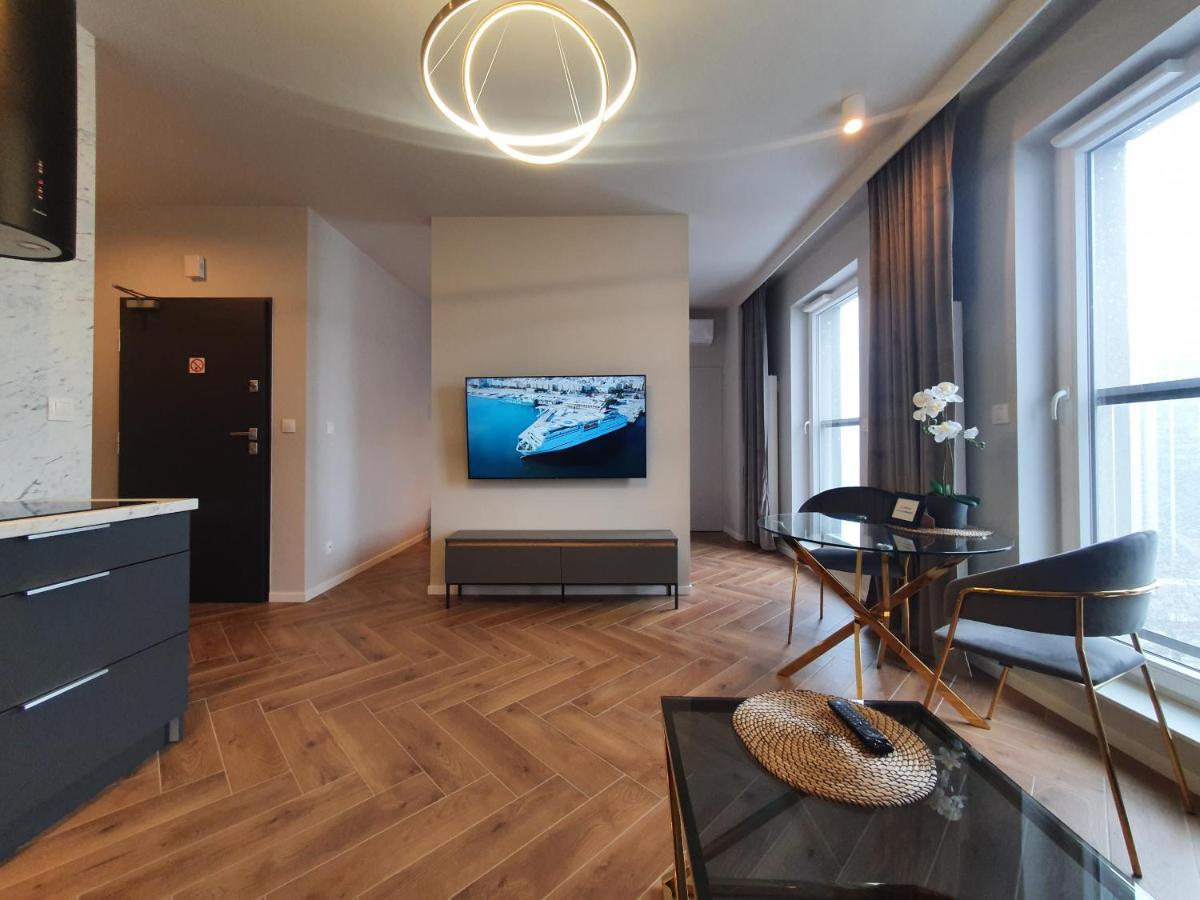 15 Pietro Sokolska 30 Towers Apartments - New- Lux- Parking- Sauna- Gym- And Good View From 15Th Floor Katowice Exteriör bild